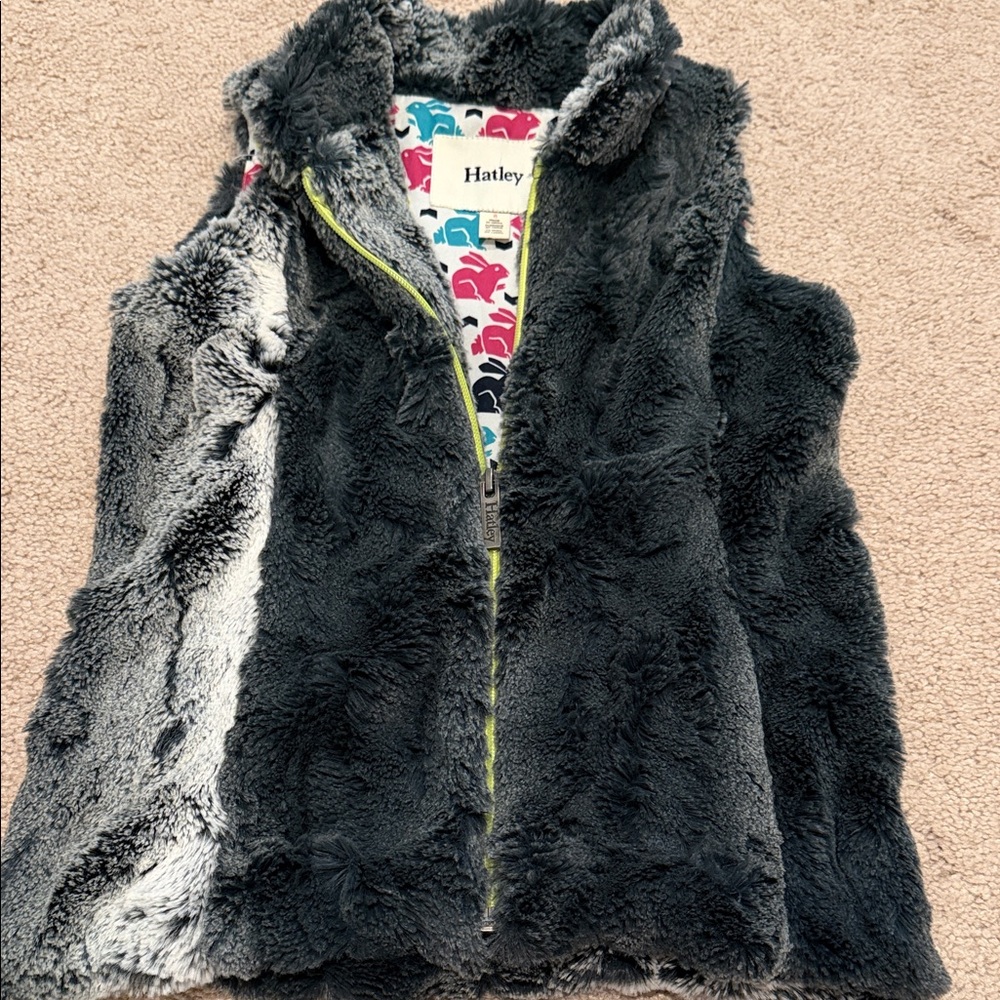 Hatley girls charcoal grey faux fur Vest lined with bunnies sz 6